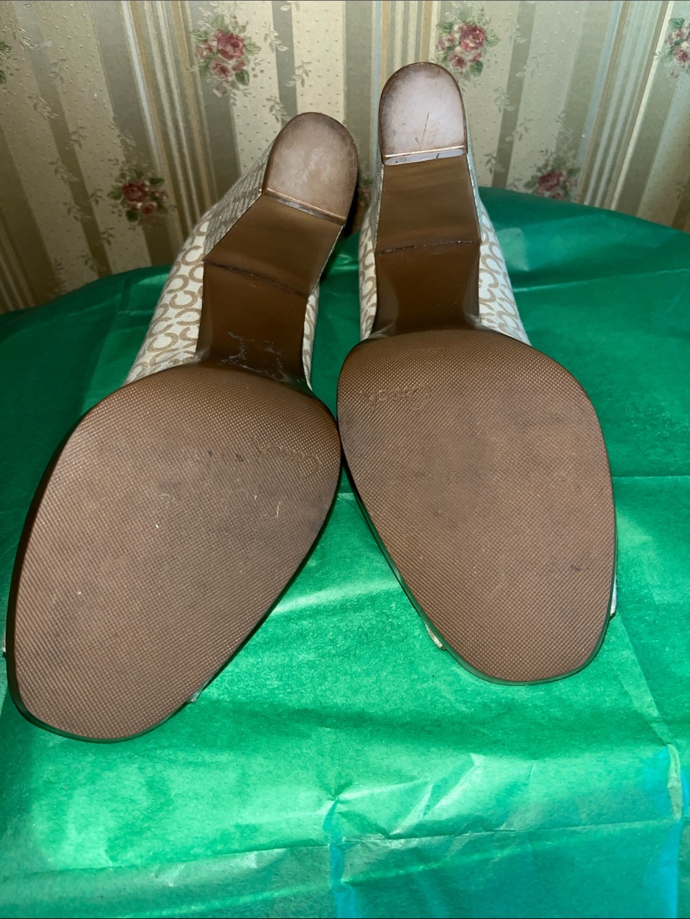 Coach Signature Corey Perp Toe Heels - Picture 7 of 10